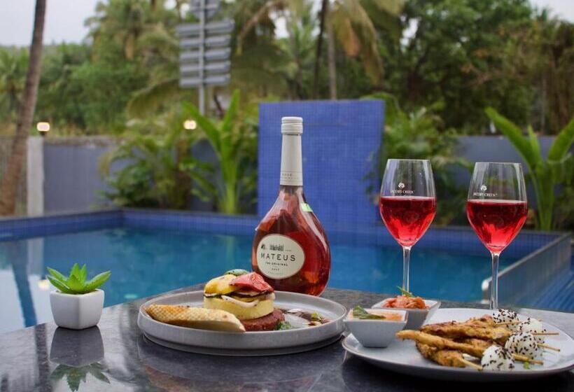 غرفة قياسية مزوَّدة بشُرفة, Grand Opulence Morjim Bliss Beach Resort