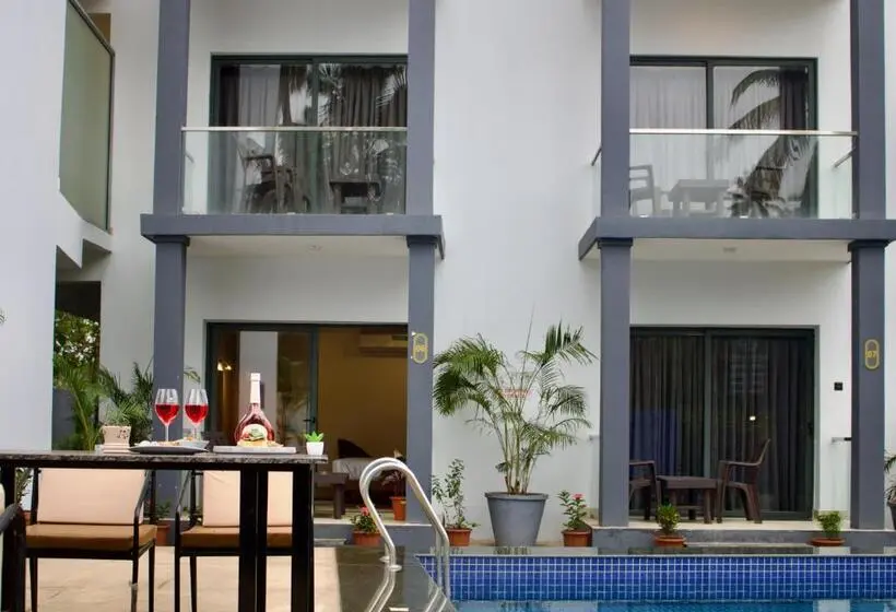 バルコニー付きスタンダードルーム, Grand Opulence Morjim Bliss Beach Resort