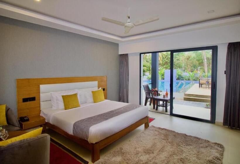 غرفة قياسية مزوَّدة بشُرفة, Grand Opulence Morjim Bliss Beach Resort