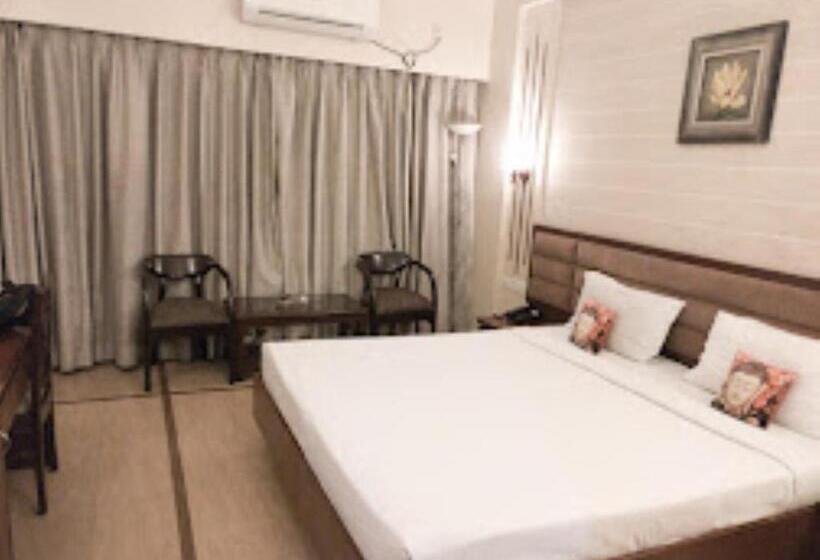 סוויטה אקזקיוטיב, Nakshatra,guwahati