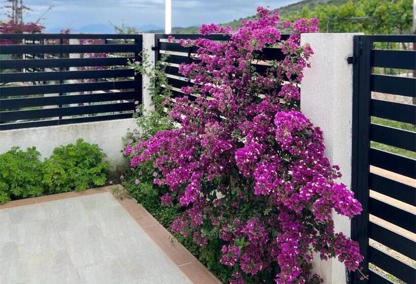 带2个卧室的公寓, Roas Ksamil