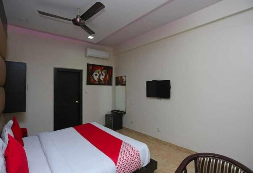 Трехместный Номер Deluxe, Oyo 81037 Hotel Shree Madhav Regency