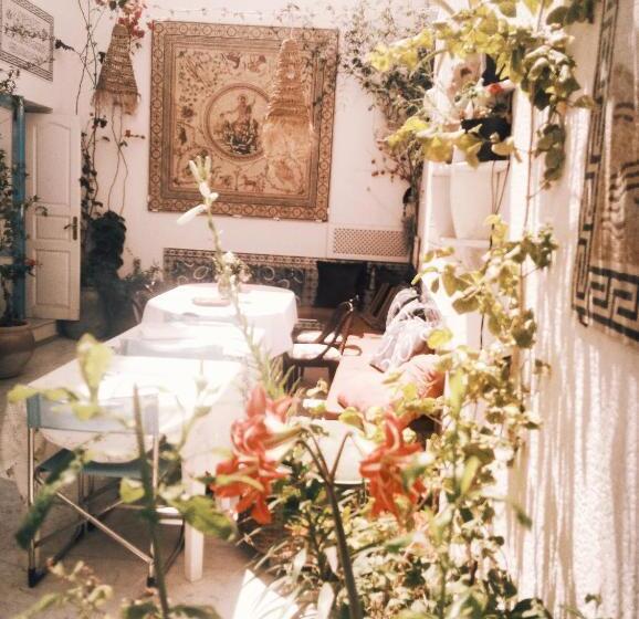 اتاق خانوادگی با چشمانداز دریا, Maison Albatros