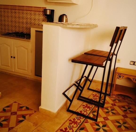 اتاق خانوادگی, Maison Albatros