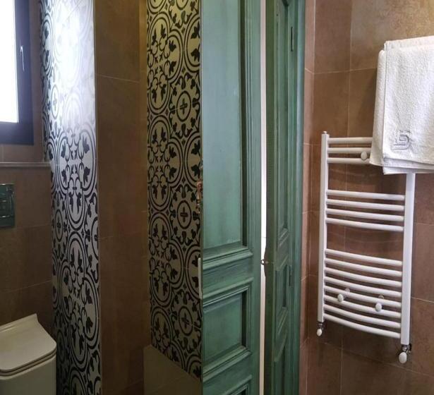 اتاق استاندارد یک نفره, Dar Gino