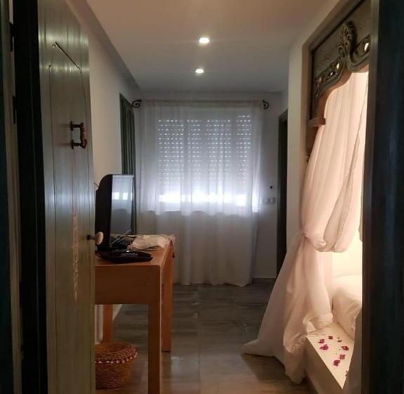 اتاق استاندارد یک نفره, Dar Gino