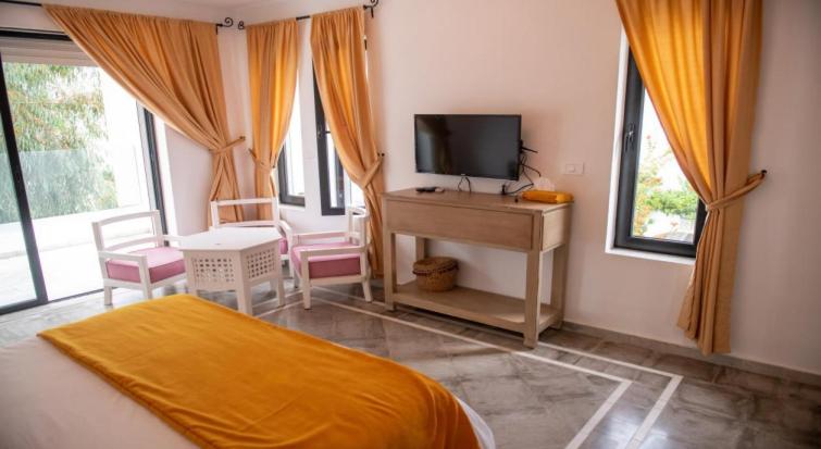 اتاق استاندارد, Dar Gino