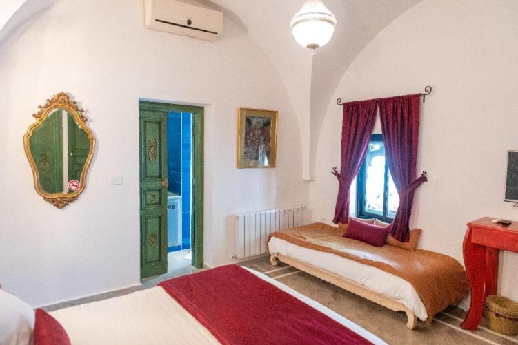 اتاق استاندارد سه نفره, Dar Gino