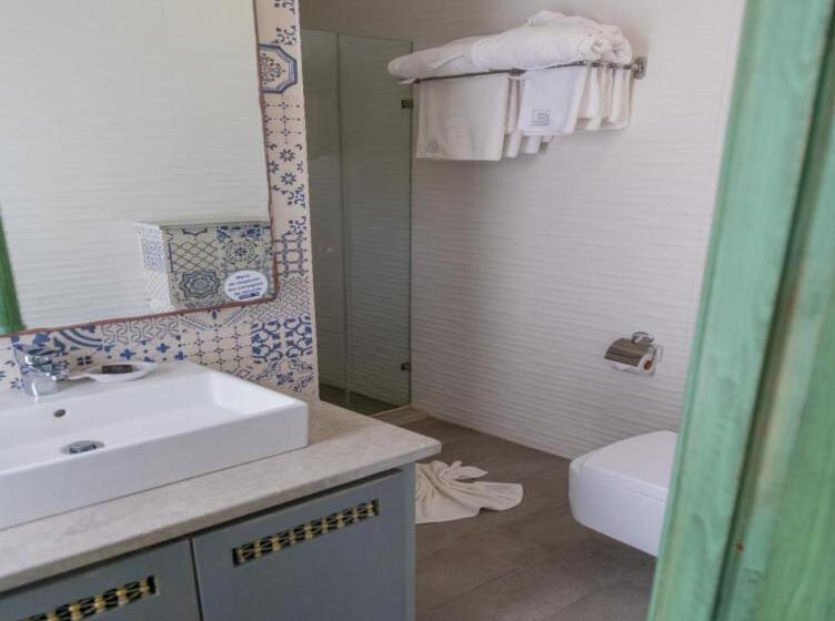 اتاق استاندارد چهار تخته, Dar Gino