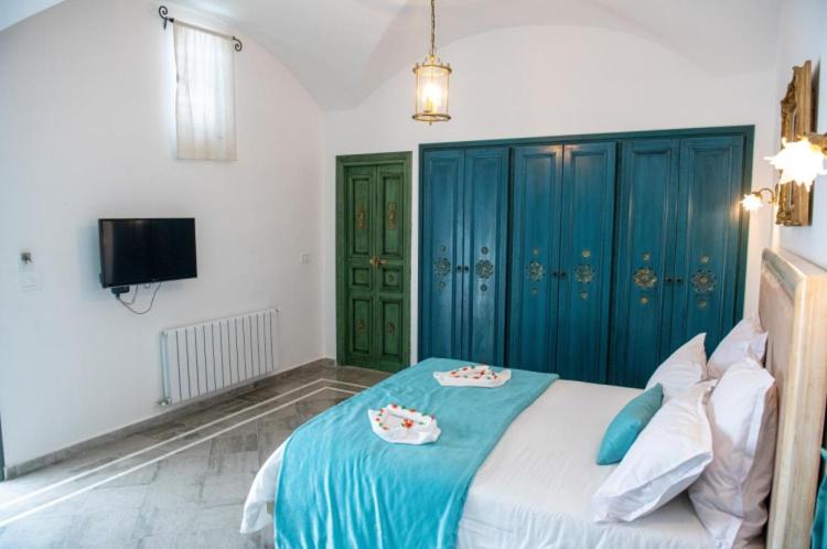 اتاق استاندارد سه نفره, Dar Gino