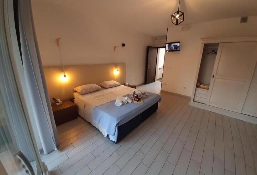 اتاق استاندارد با بالکن, Dimore Centro Lecce Affittacamere B&b