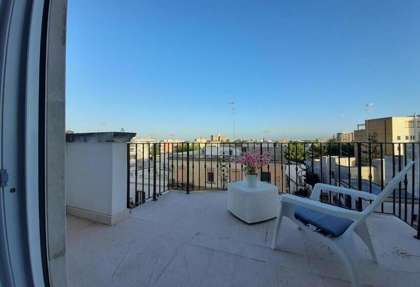 اتاق سوپریور با تخت بزرگ, Dimore Centro Lecce Affittacamere B&b