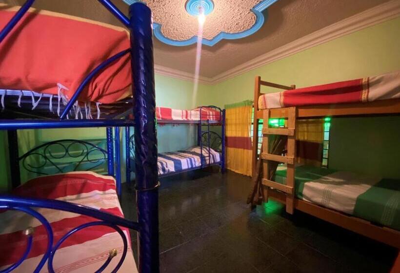 اتاق خانوادگی, Casa El Mundo