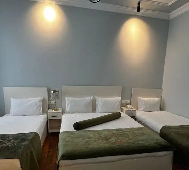 Standard Kolmen Hengen Huone, Bali Star City