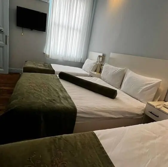 Standard Kolmen Hengen Huone, Bali Star City