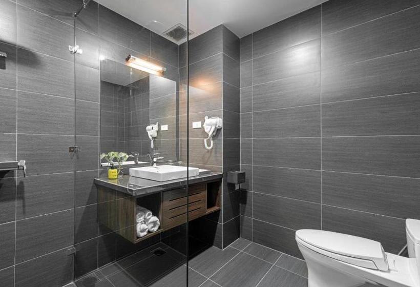 سوییت با چشمانداز دریا, Hoang Yen Boutique