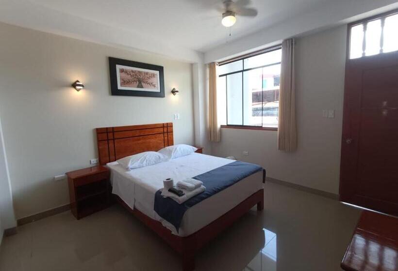 اتاق لوکس با تخت بزرگ, Inambari Golden