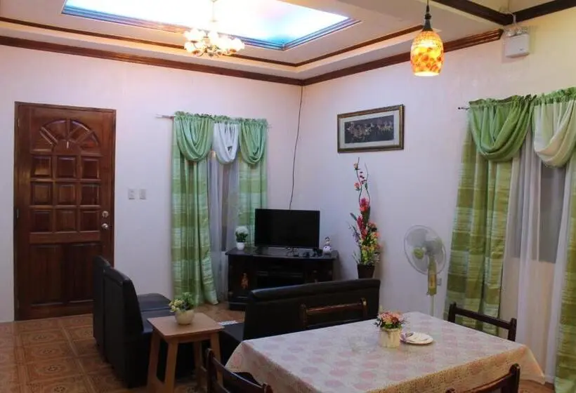 اتاق خانوادگی, Kojie Guest House