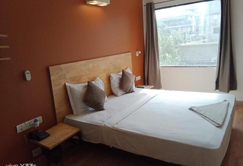 디럭스 룸, The Centrum   Nfc New Delhi