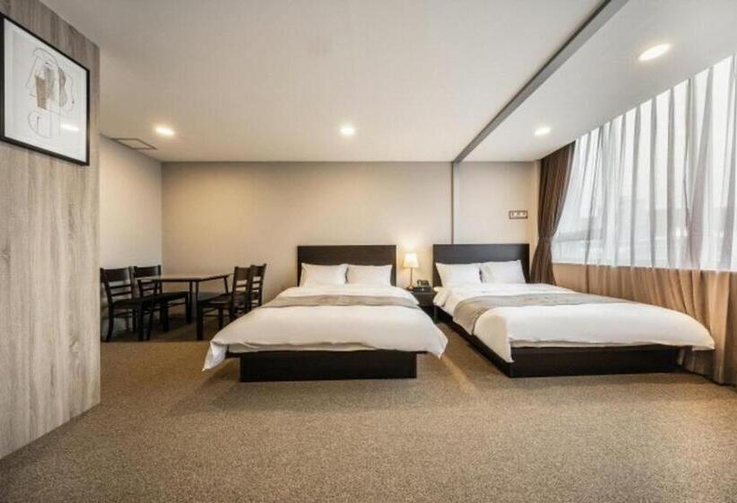 Quarto Deluxe, The Triny Urban Suites