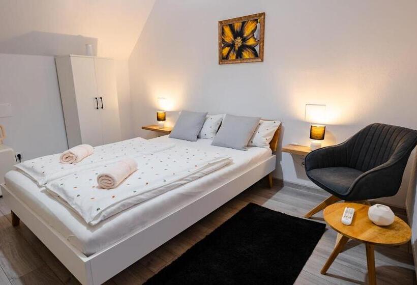 Номер Стандарт с Балконом, Christian Residence