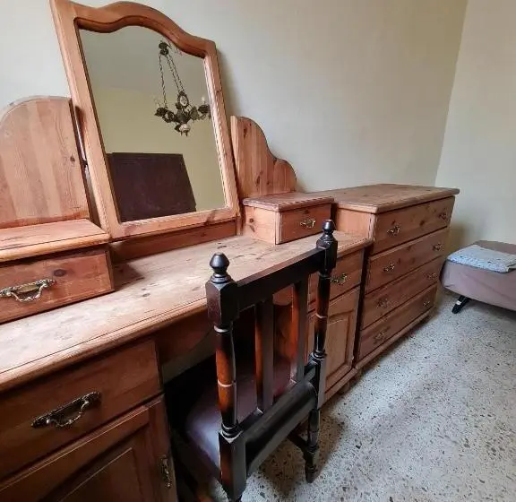 تختخواب در اتاق مشترک, Eem Student Guest House