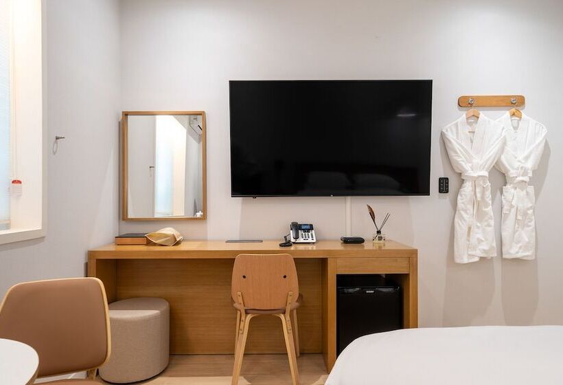 חדר ביזנס, Mono