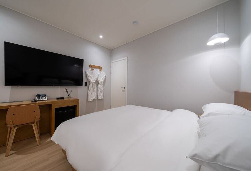 חדר ביזנס, Mono