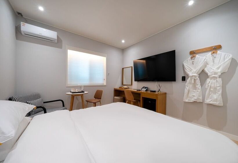 חדר ביזנס, Mono