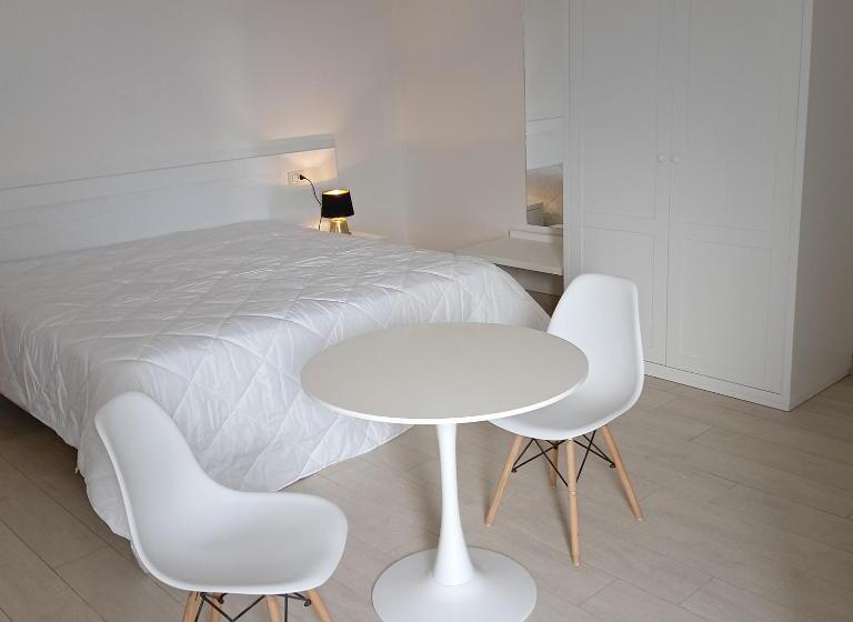 스탠다드 룸 킹사이즈 침대, Mya Luxury Rooms And Wellness