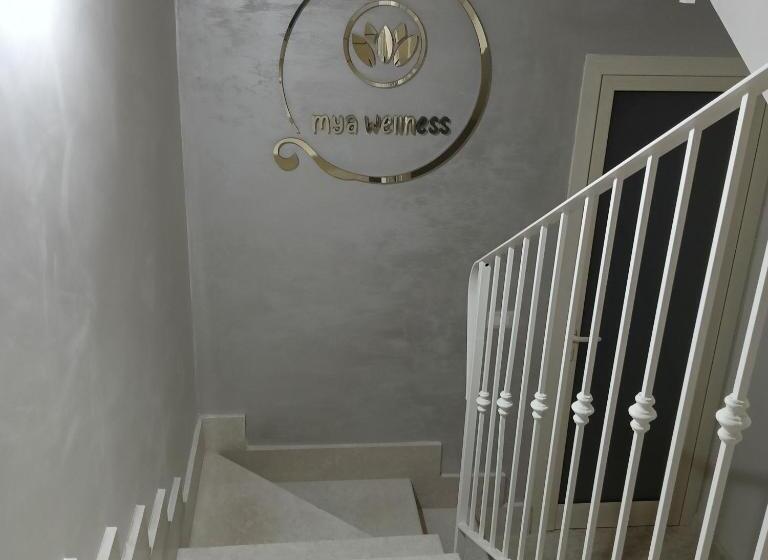 اتاق لوکس با تخت بزرگ, Mya Luxury Rooms And Wellness