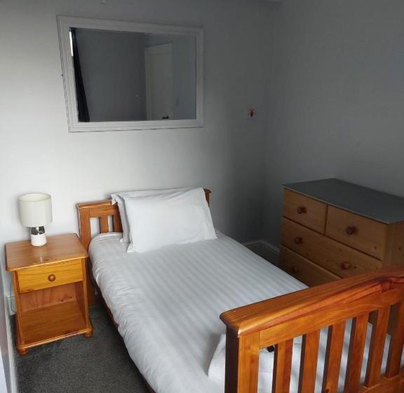 غرفة قياسية فردية, The Wheatley