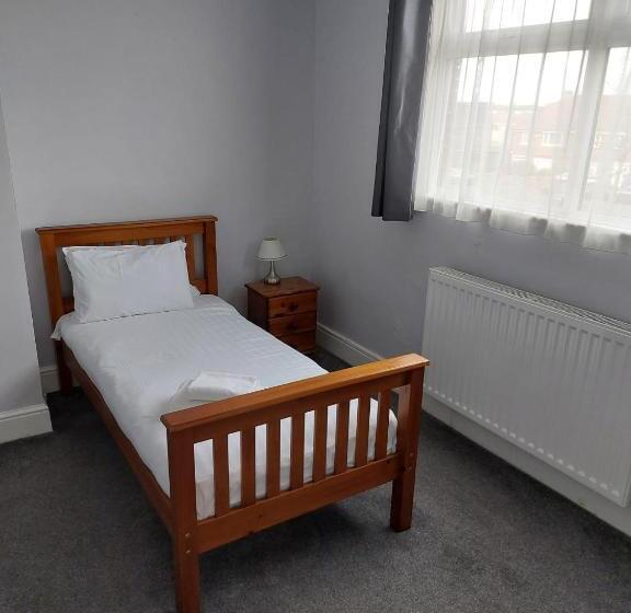 غرفة قياسية فردية, The Wheatley