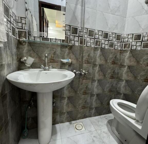 اتاق لوکس, Sky Lodge Guest House