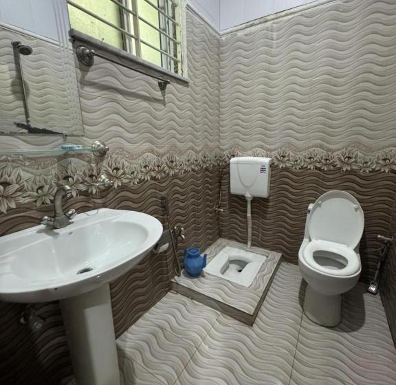 اتاق لوکس خانوادگی, Sky Lodge Guest House