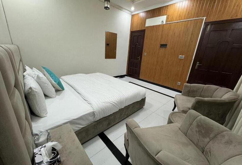 اتاق لوکس, Sky Lodge Guest House