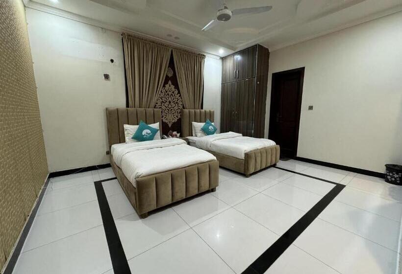 سوییت لوکس, Sky Lodge Guest House