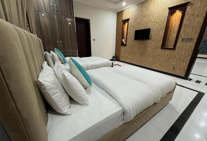 سوییت لوکس, Sky Lodge Guest House