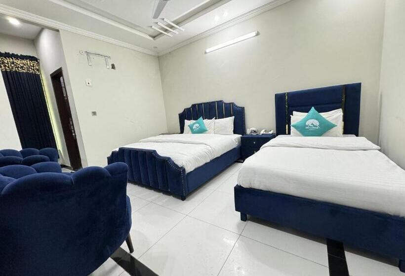 سوییت خانوادگی, Sky Lodge Guest House