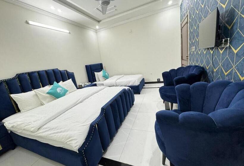 سوییت خانوادگی, Sky Lodge Guest House