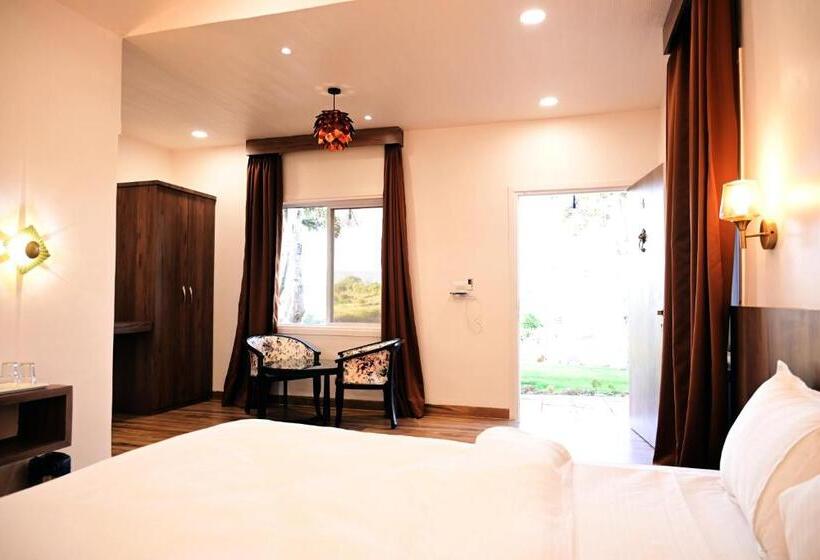 חדר סטנדרט עם מיטת קינג, The Golden Woods Resort