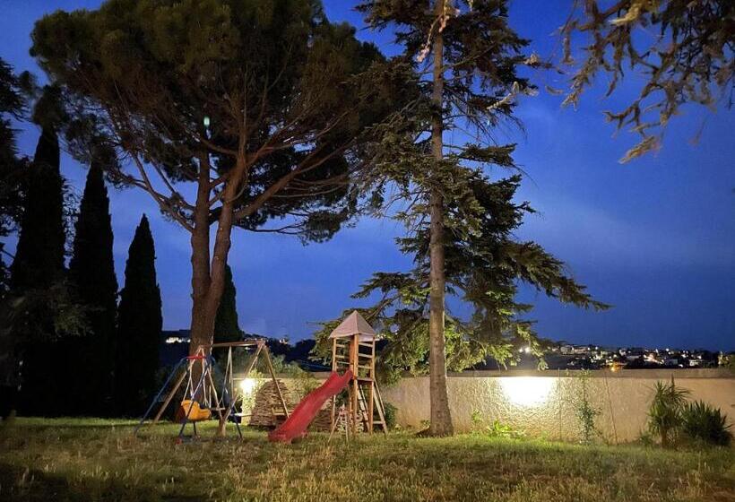 חדר דלוקס, Beb La Nociaia