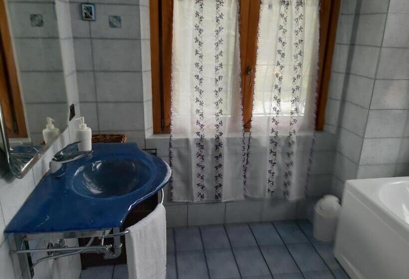 带泳池的标准三人间, Le Scuderie Di Vgb