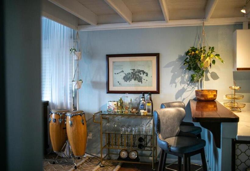 آپارتمان 1 خوابه با بالکن, Cruz Bay Tropical Condo