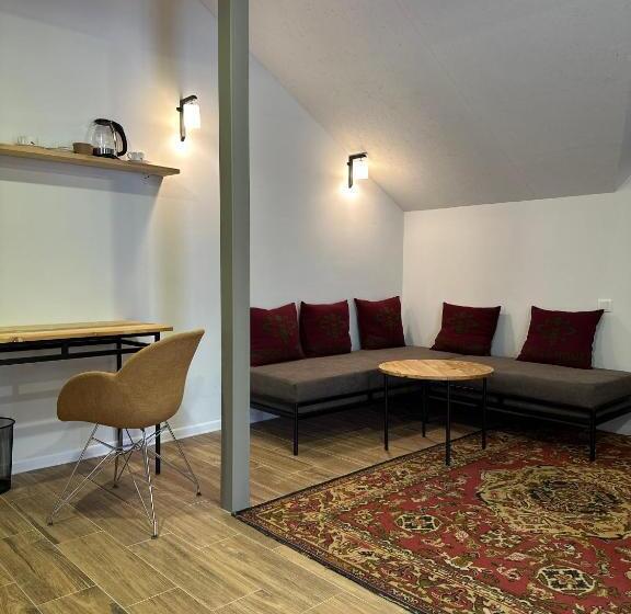 Номер Deluxe с Балконом, Herbs & Honey Boutique Hotel & Restaurant