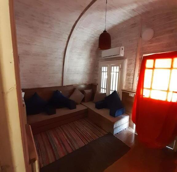 سوییت جونیور با چشمانداز دریا, Green Beach Camp &