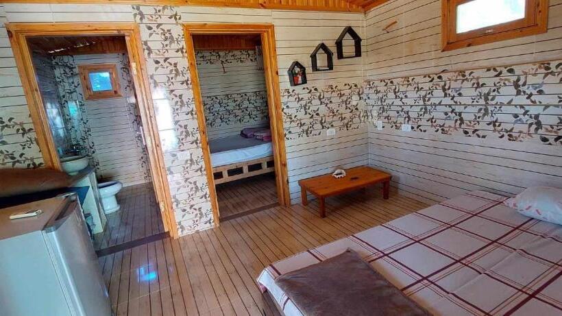 سوییت جونیور با چشمانداز دریا, Green Beach Camp &