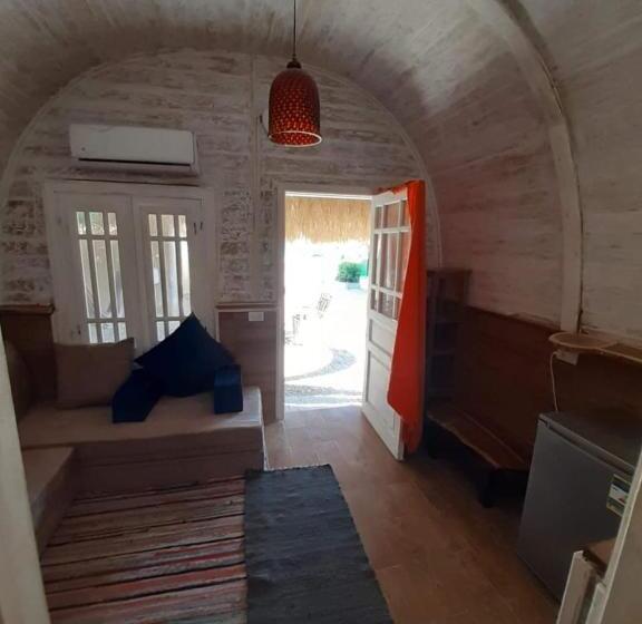 سوییت جونیور با چشم‌انداز دریا, Green Beach Camp &