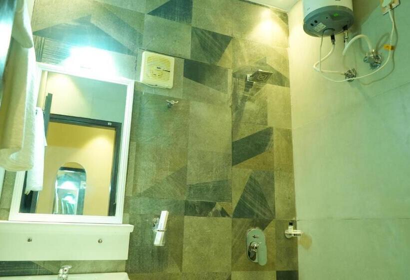 Номер Deluxe Кровать Кинг, Katani Inn