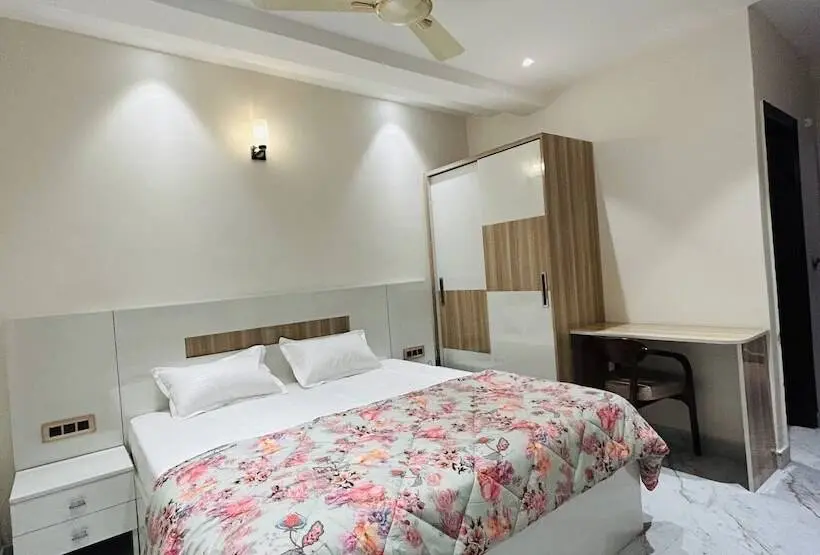 Quarto deluxe, Katani Inn